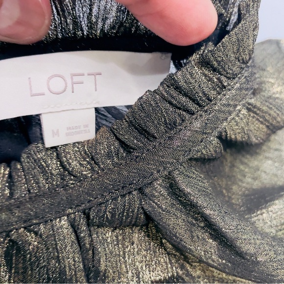 Ann Taylor LOFT Shimmer
Flutter Sleeve Shell Top M - Picture 10 of 14